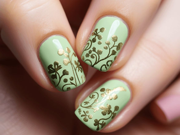 pale green and gold accents - st. patrick's day nails