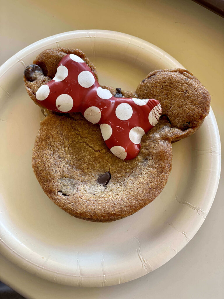 minnie mouse cookie